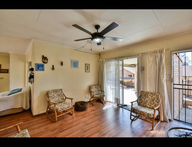 2 BEDROOM TOWNHOUSE SOLD IN FLORAUNA